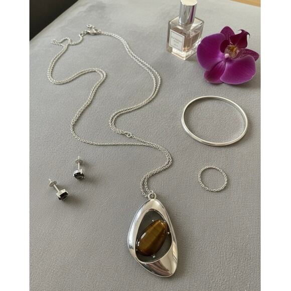 Tiger Eye Type Stone Pendant on Silver Necklace - Picture 1 of 1